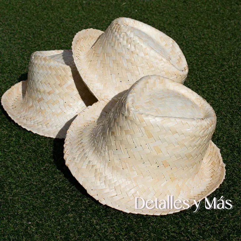 Sombrero de paja para bodas en color blanquecino