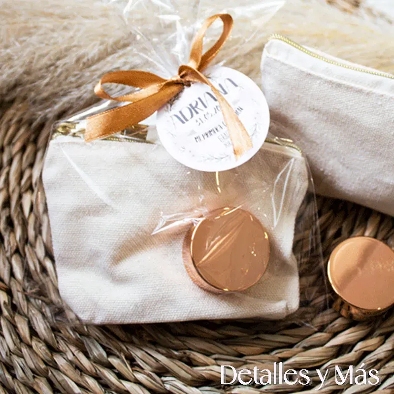 Set de Monedero y Espejo Personalizado: Regalo Ideal para Invitadas