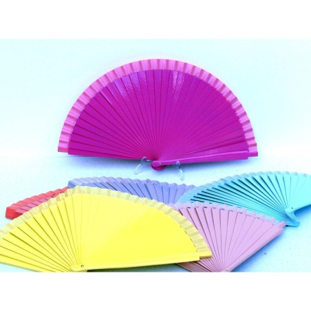 Abanico madera lacada 19 cms .