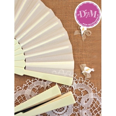 Abanico marfil  varilla de plástico