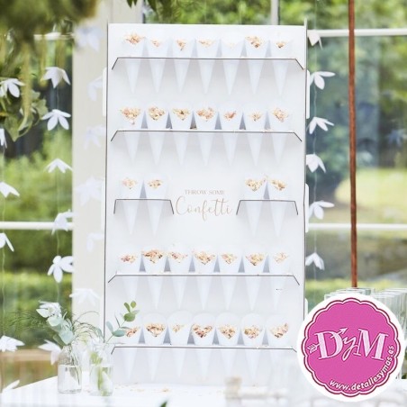 Estanteria con conos para arrorz o confetti