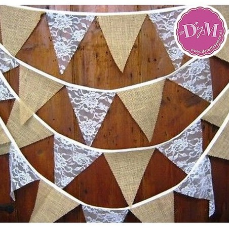 Banderines de arpillera y encaje