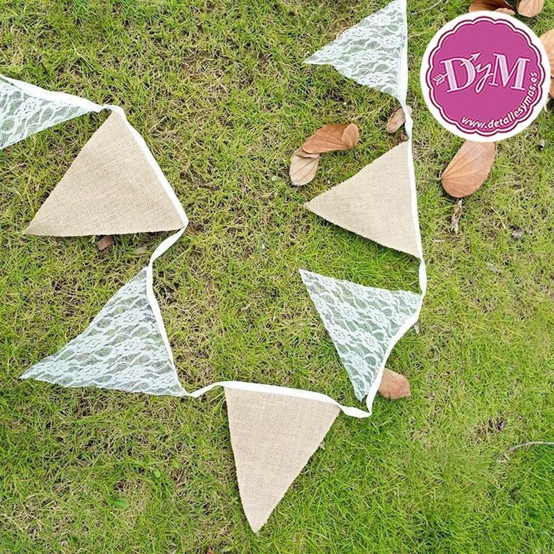 Banderines de arpillera y encaje