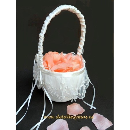 Cesta de arras o flores bordada 