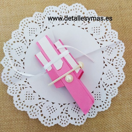 Abanico de papel colgante con encaje