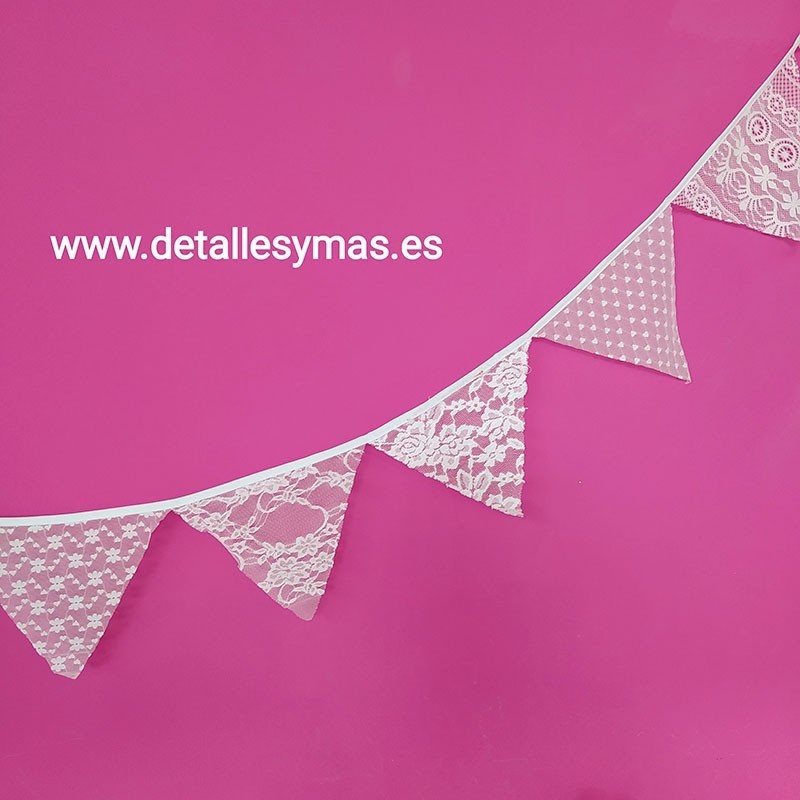 GUIRNALDA DE ENCAJE TELA BLANCA