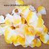 Petalos en tela bicolor amarillo y blanco