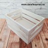 Cajita de madera en blanco
