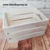 Cajita de madera en blanco
